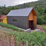 Tiny House Pfalz Wellness Und Wanderurlaub 度假居